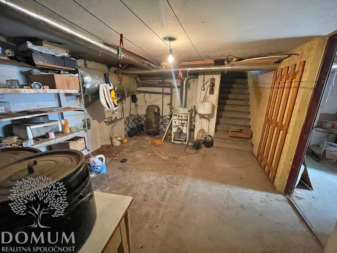 Veľký rodinný dom v centre obce Pobedim, pozemok 807m2 - 18