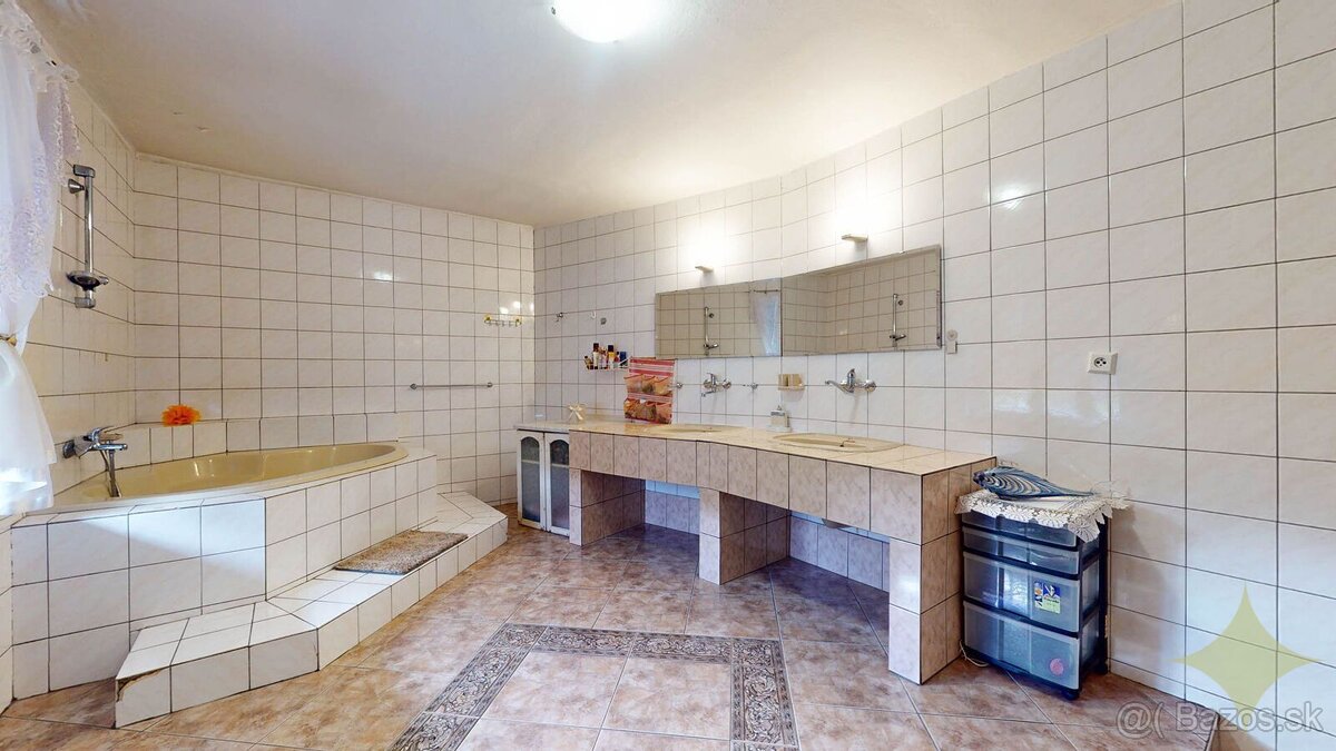 Naša realitná kancelária Vám exkluzívne ponúka na predaj rod - 18