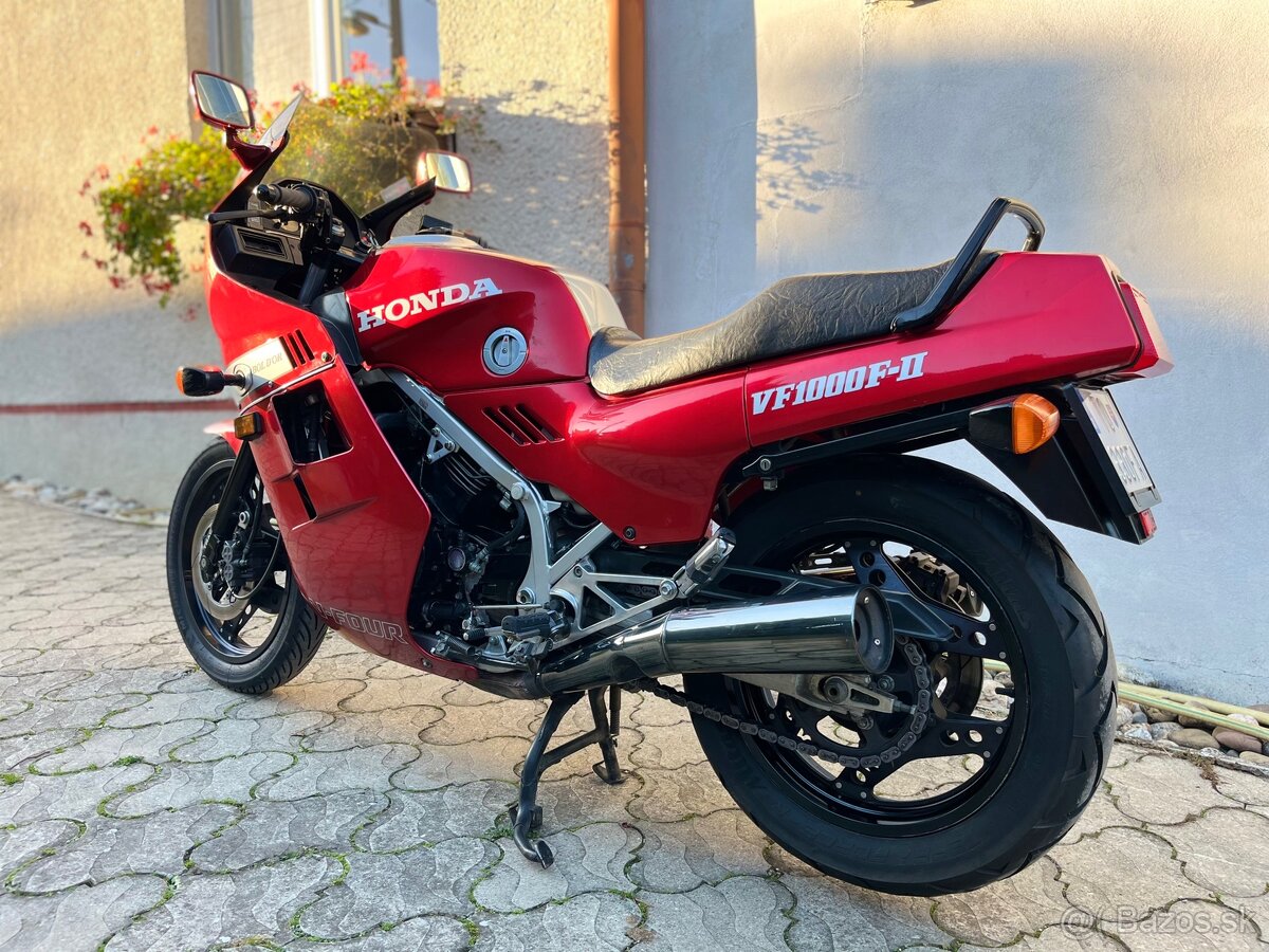 Honda vf 1000 f2 - 18