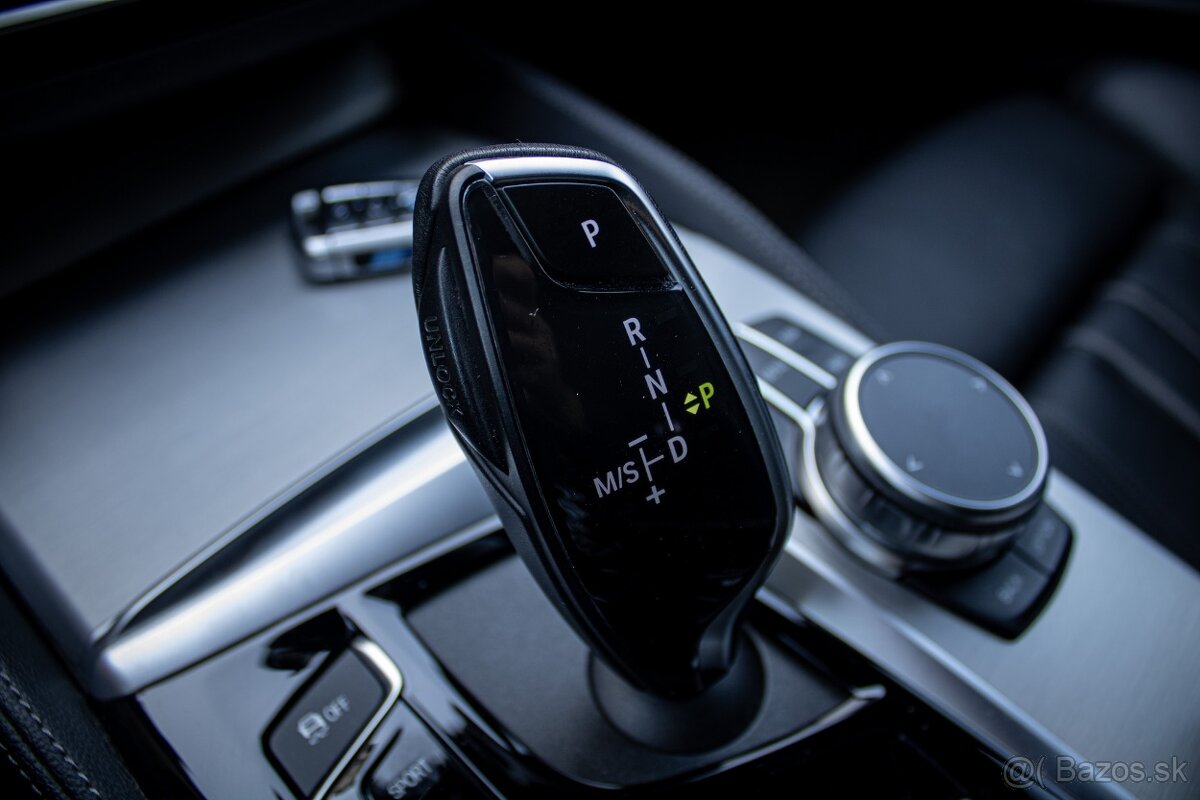 BMW Rad 5 Touring 530d xDrive A/T ODPOČET DPH - 18