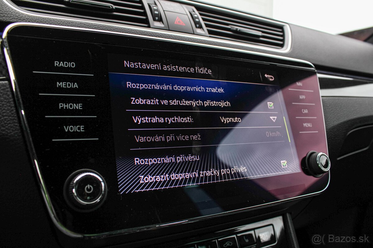 Škoda Superb Combi Sportline 2.0 140kW 4x4 DSG - 18