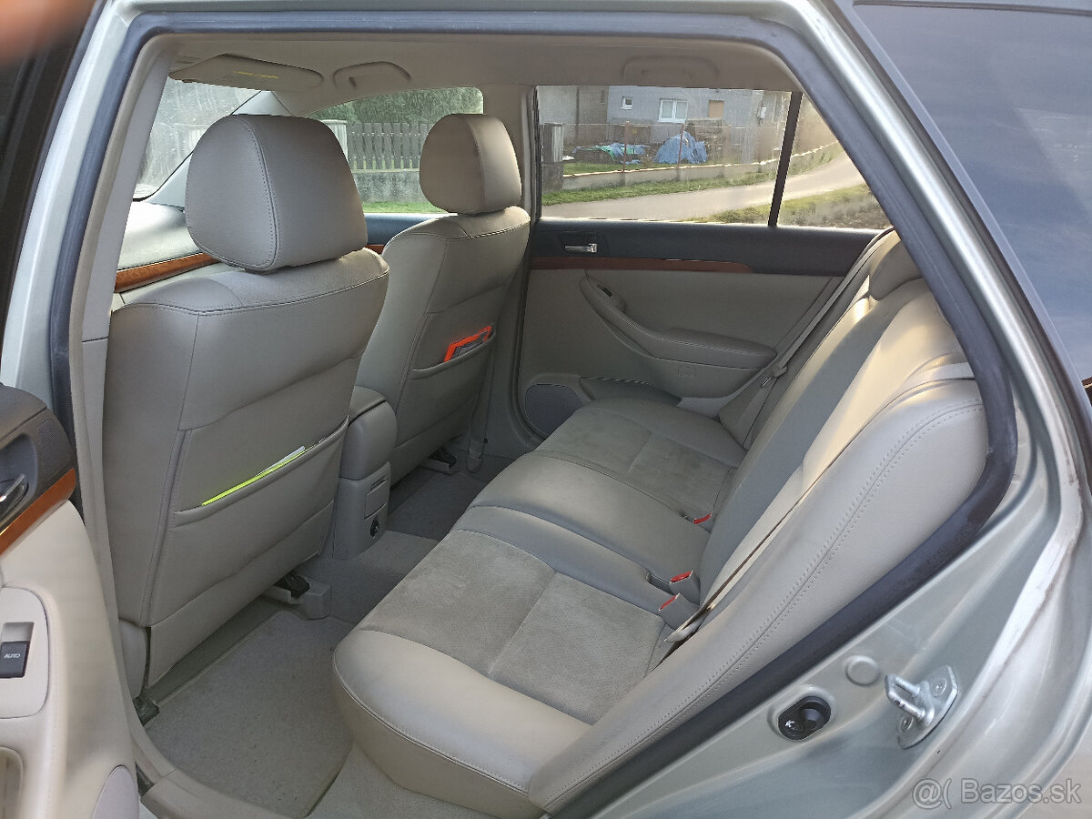 Toyota Avensis 2,2 D-Cat 130kW - 18