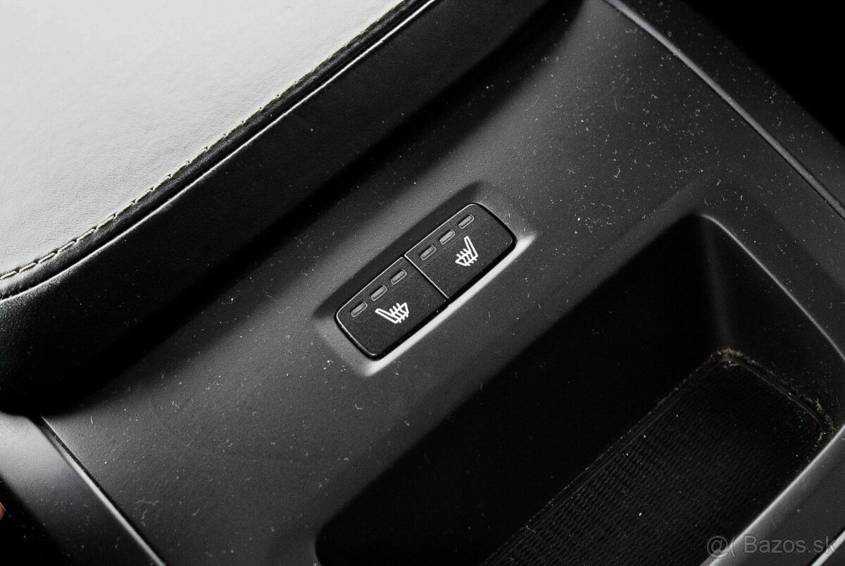 Volvo V90 D4 2.0L R-Design A/T, 140 kW (2017) - 18