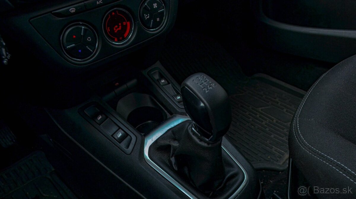 Peugeot 301 1.2 PureTech Allure - 18