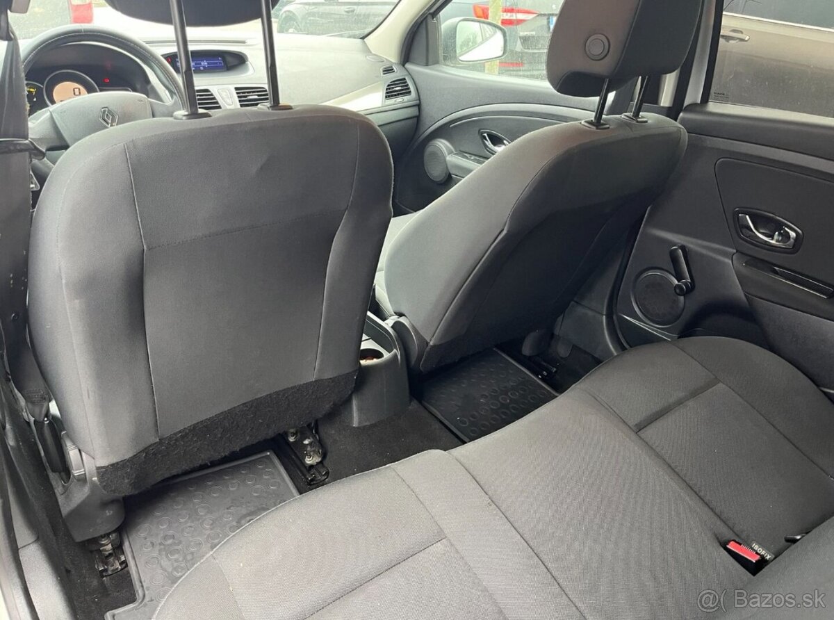 Renault Megane 1.6i - 18