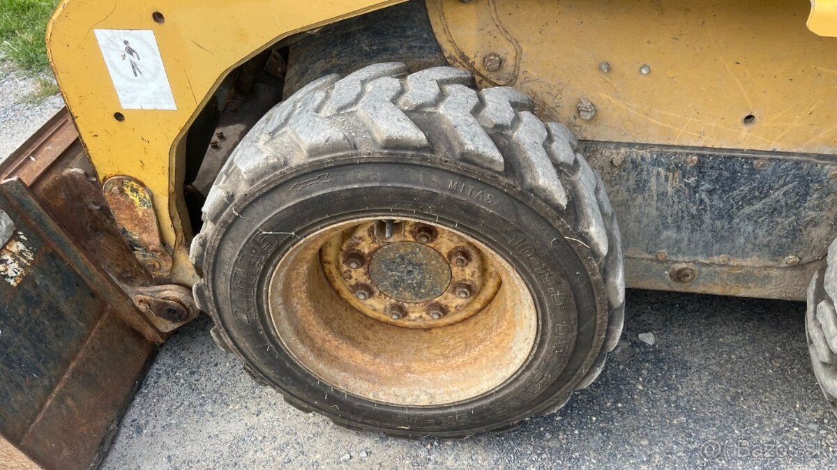 CATERPILLAR 242 B 4X4 - 18