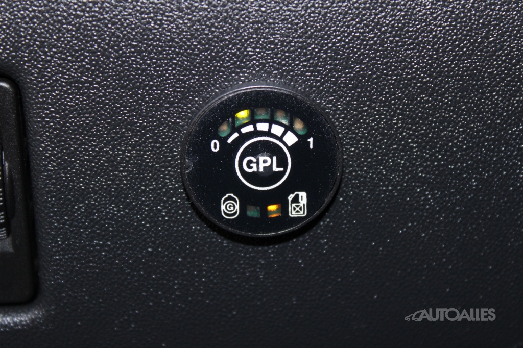 Peugeot 208 1,4 i 16V + LPG 70 kW - 18