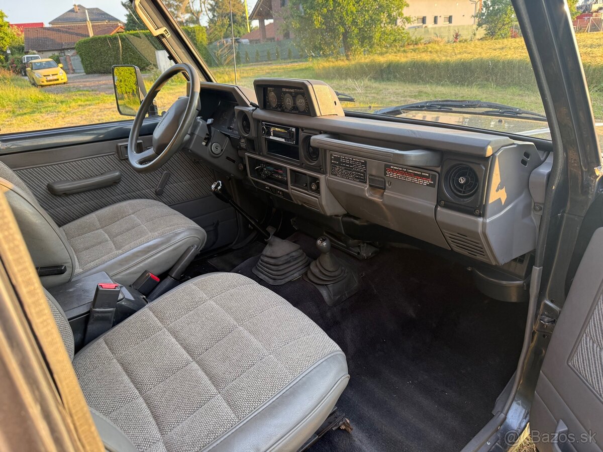 Toyota Land Cruiser 70 3.0 TD - 18