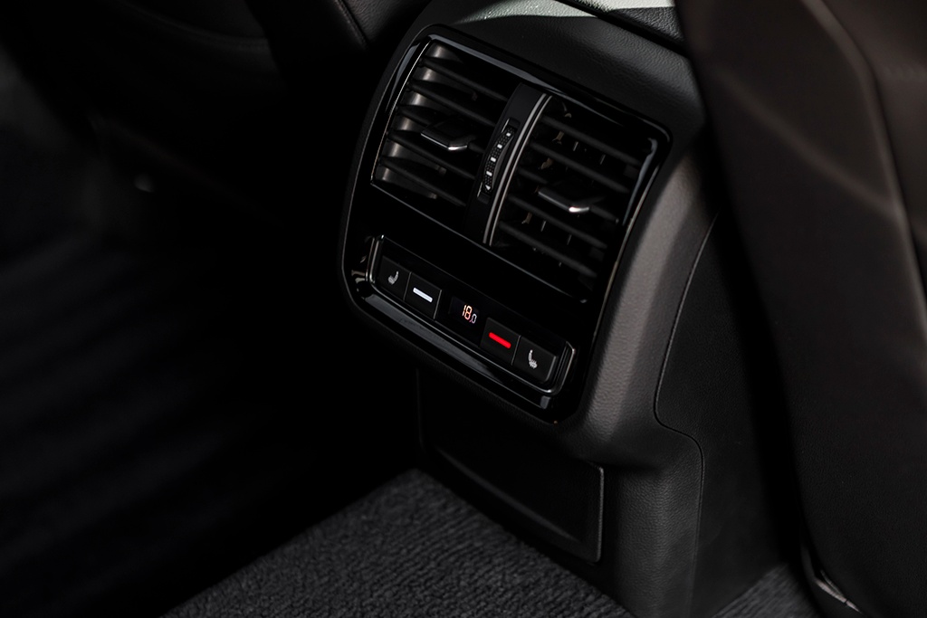 Volkswagen Arteon R-line 2.0TDI 140kW DSG7 4Motion 11/2018 - 18