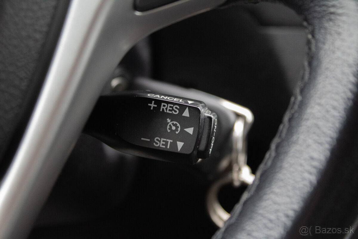 Toyota Avensis Combi 91 kW - 18