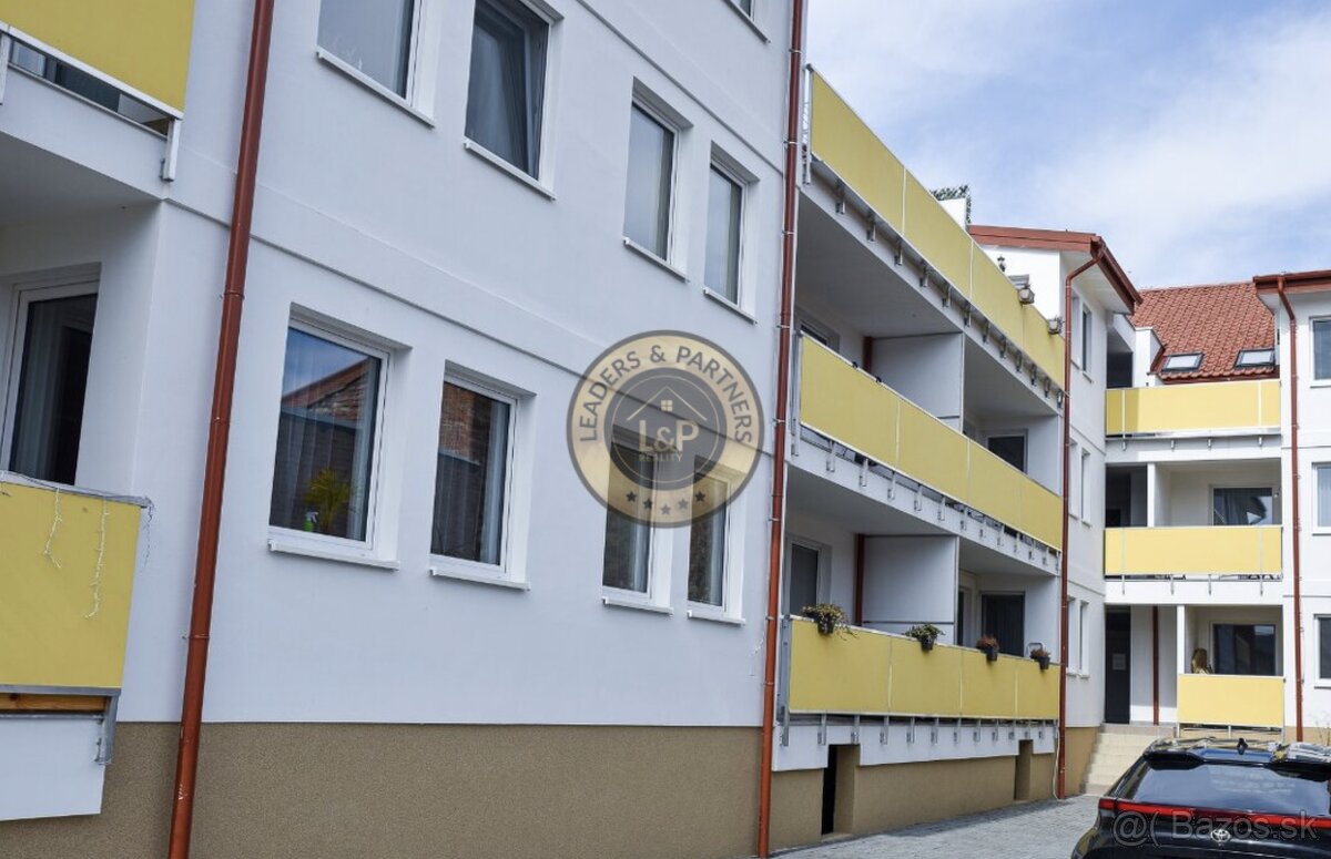 PREDAJ - priestranný 2-izbový BYT - prevedenie ŠTANDART - 18