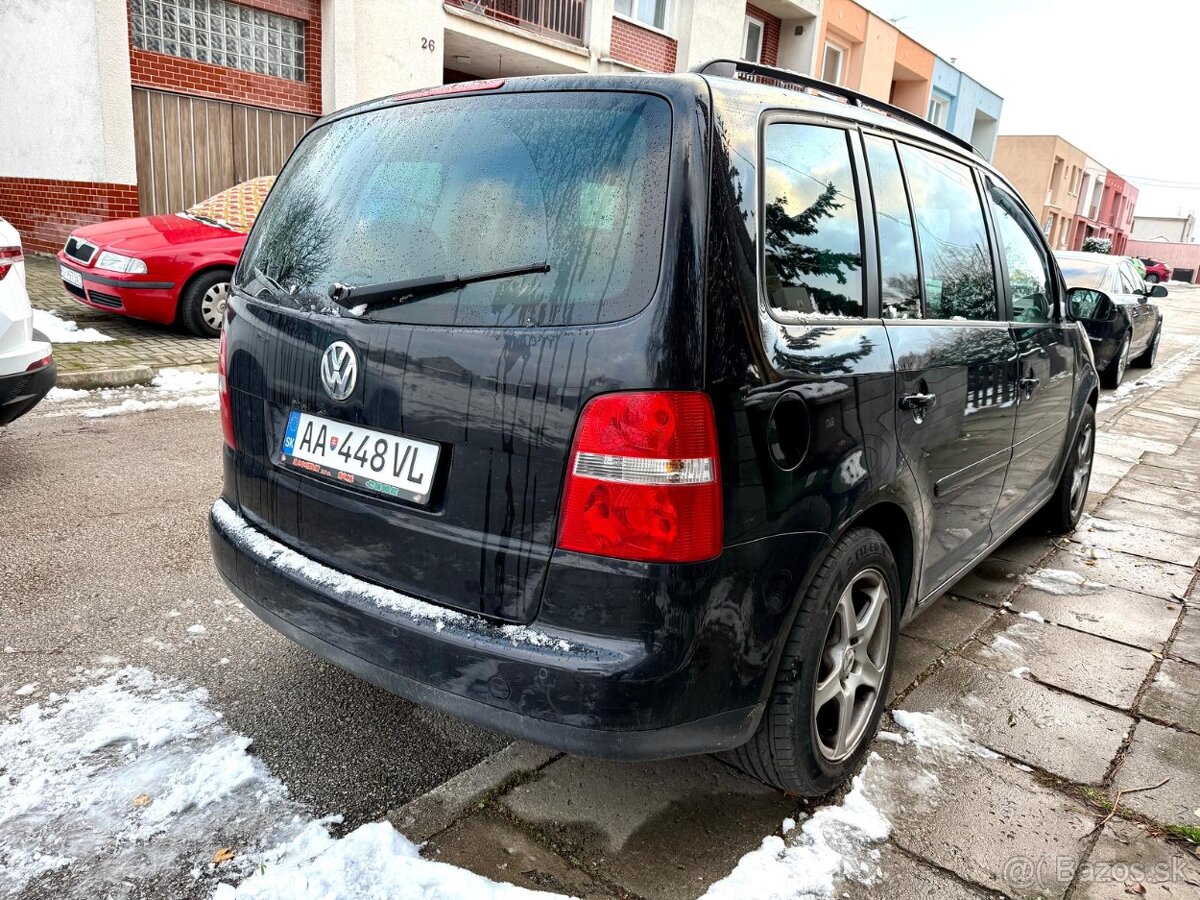 VW TOURANPredám 7. miestny Volkswagen Touran, 2.0.tdi, 103 k - 18