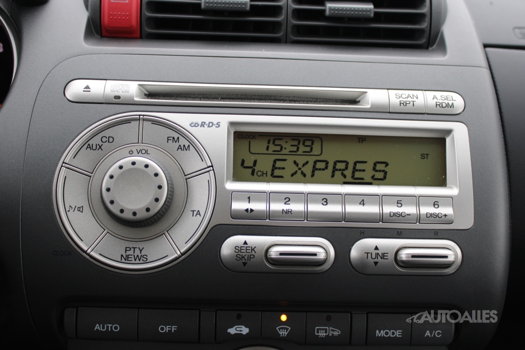 Honda Jazz 1,3 i - DSi 61 kW COOL, 1 MAJITEĽ - 18