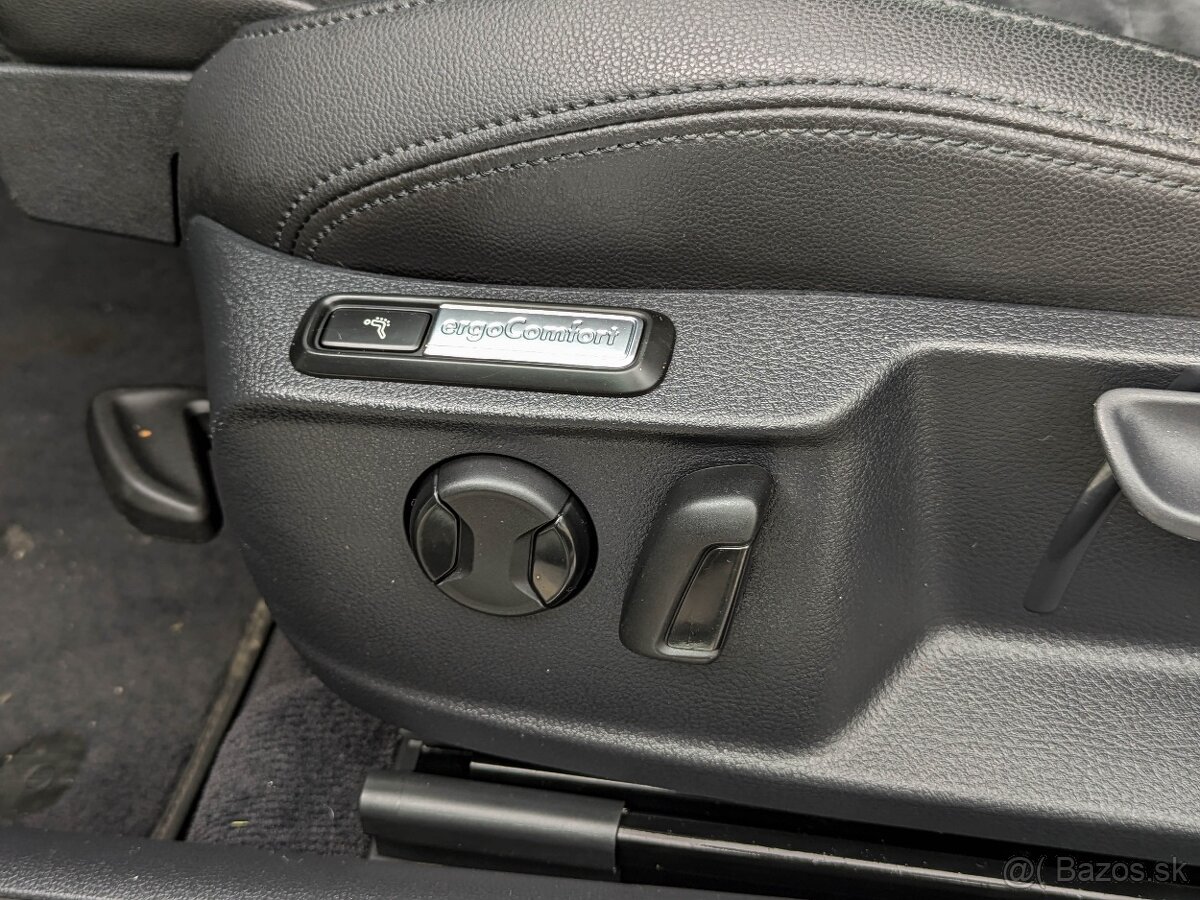 Volkswagen Passat Variant 2.0 TDI 140kW Highline R-Line DSG - 18