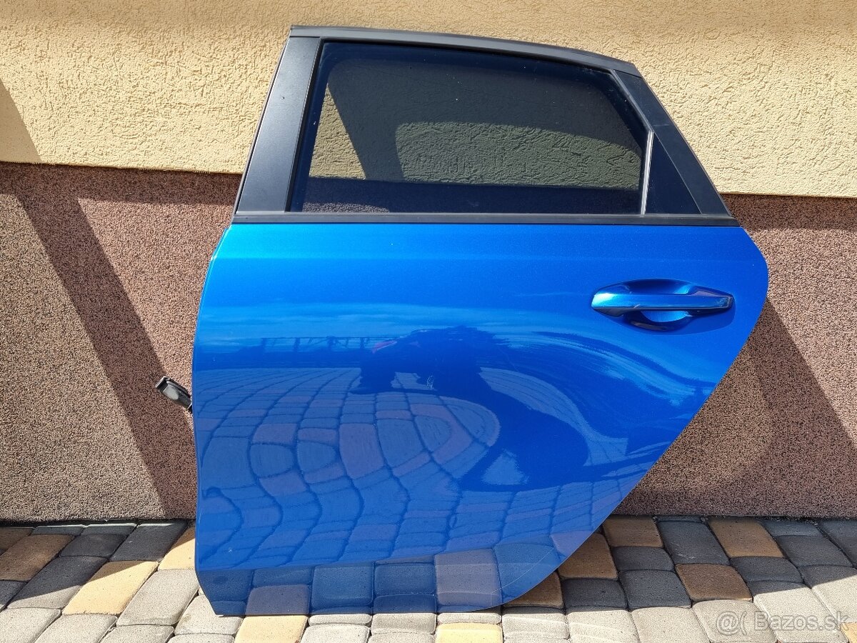 Kia Ceed zadný nárazník modrý B3 - 18