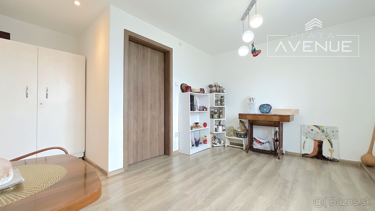 NA PREDAJ / DOM / LIPOVEC - 18