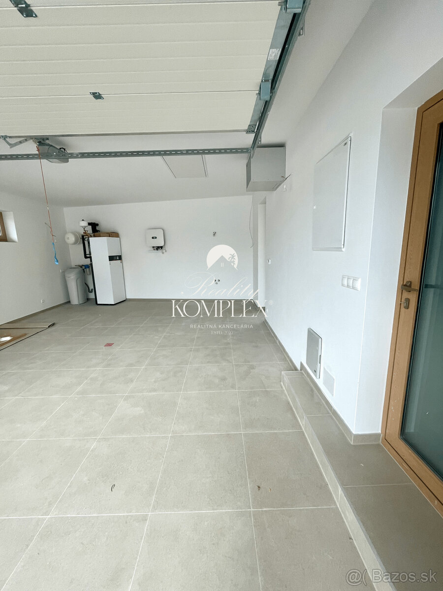 Reality KOMPLEX s.r.o. Vám ponúka luxusný rodinný dom v prém - 18