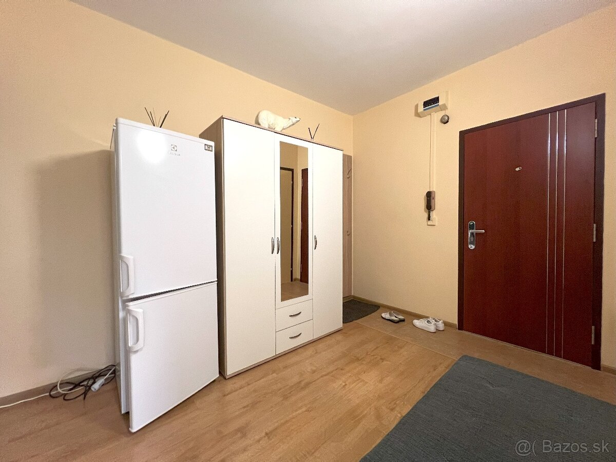 PRENÁJOM zariadený 2 IZB byt 66 m² V. Okr. Partizánske - 18