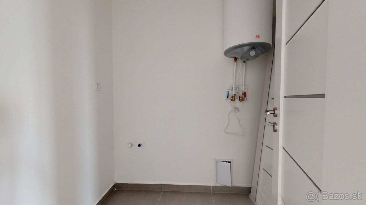 REZERVOVANÉ PINK Reality Na prenájom moderný 3-izbový byt v - 18