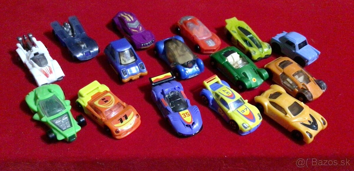 Autíčka z kinderiek - 18