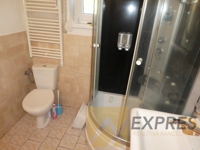 RK EXPRES - na predaj rodinný dom v Handlovej, ul.Pekárska. - 18