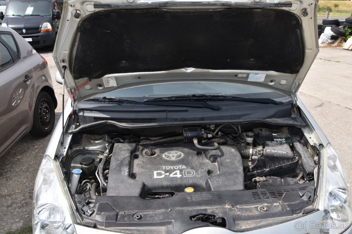 Toyota Corolla Verso 2.0 D-4D Base - 18