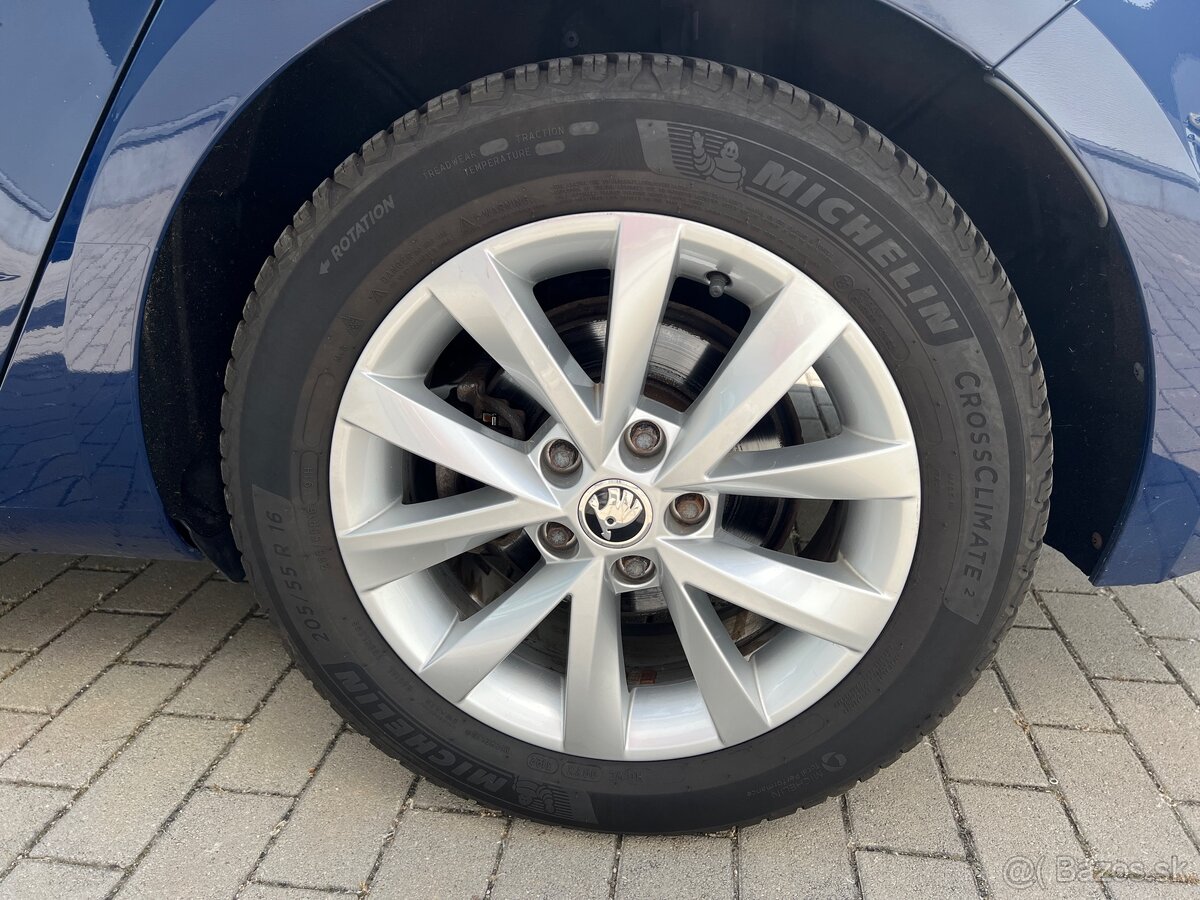 Škoda Octavia Combi 1.8 TSI Business - 18