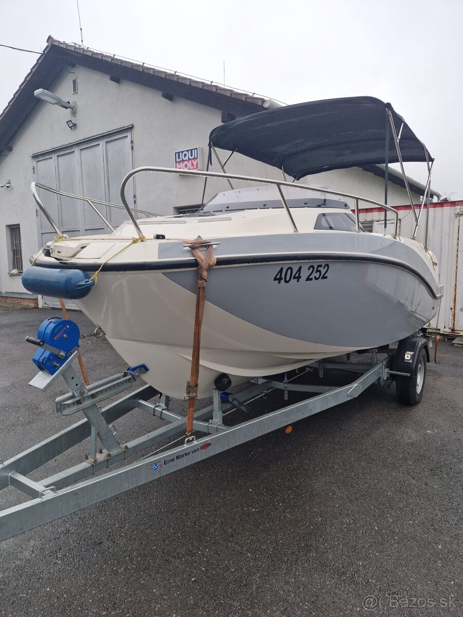 motorová loď QUICKSILVER ACTIV 555 CABIN - 18