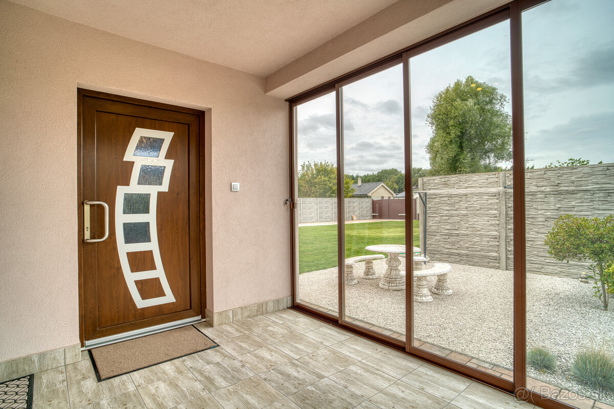 Na predaj rodinný dom s rozľahlým pozemkom v Kostolišti - 18