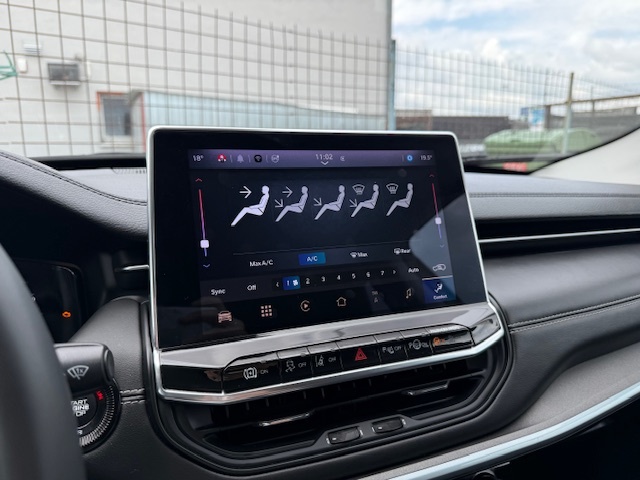 Jeep Compass 1.3 Turbo PHEV Limited, 2021 rok - 18