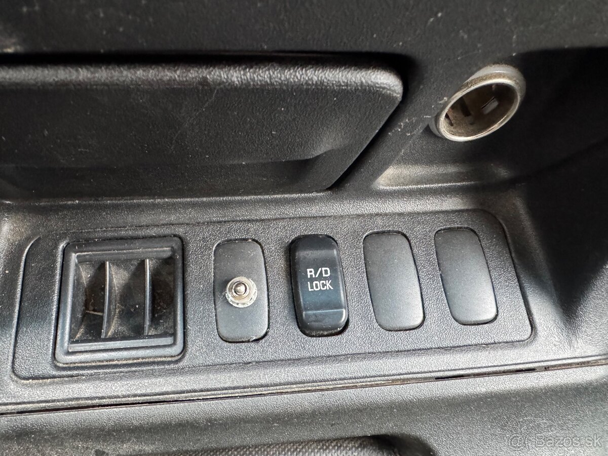 Mitsubishi Pajero 2.5 TD - 18