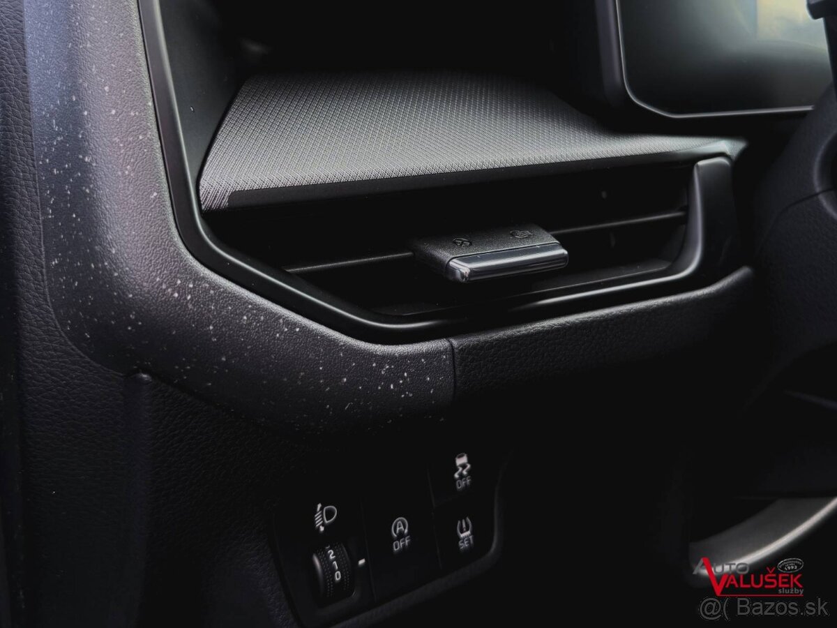 Kia STONIC 2026 1,0 T-GDi M6 SILVER + SILVER PACK - 18