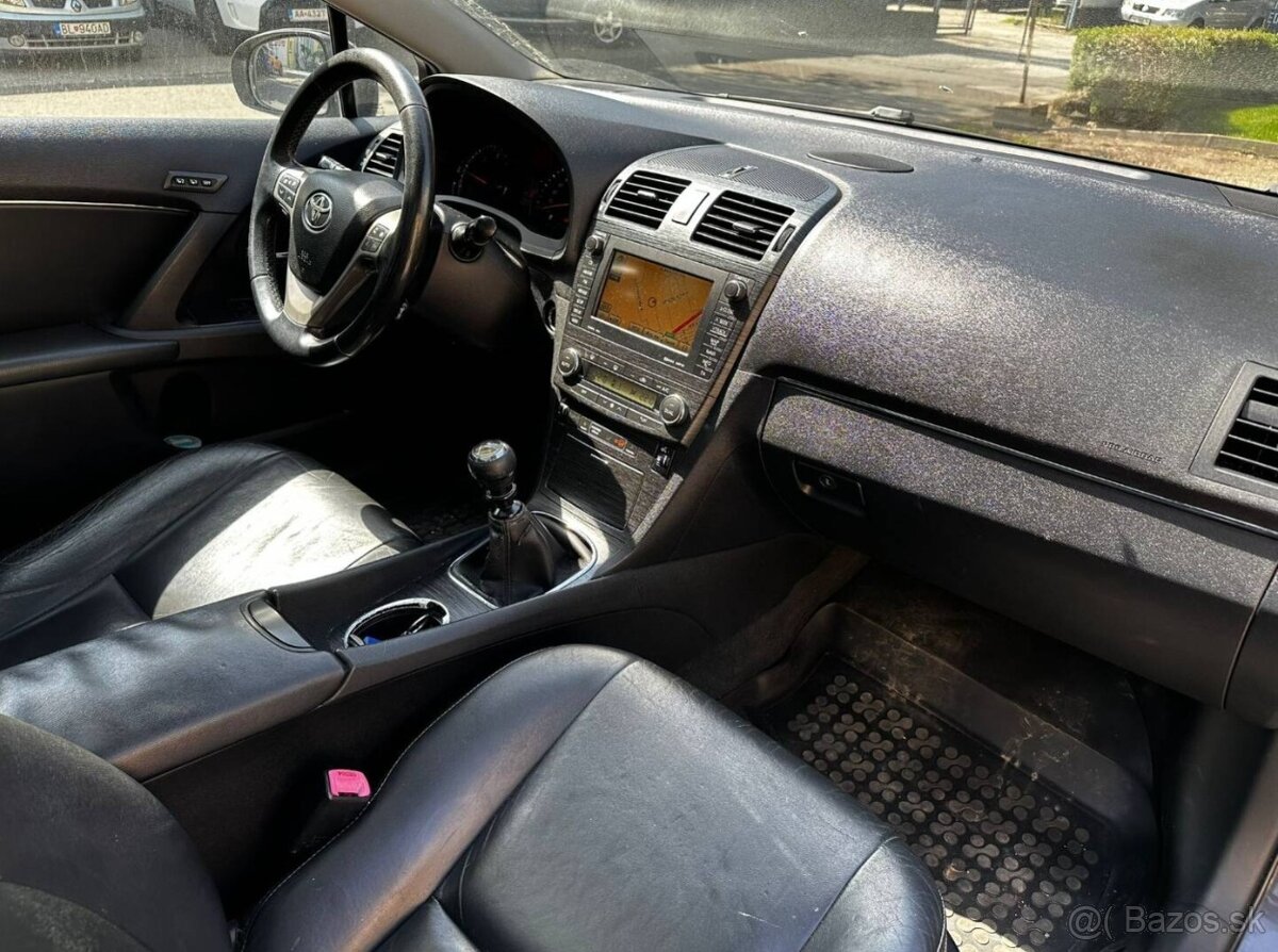 Toyota Avensis combi 2.2 D-4D Exclusive - 18