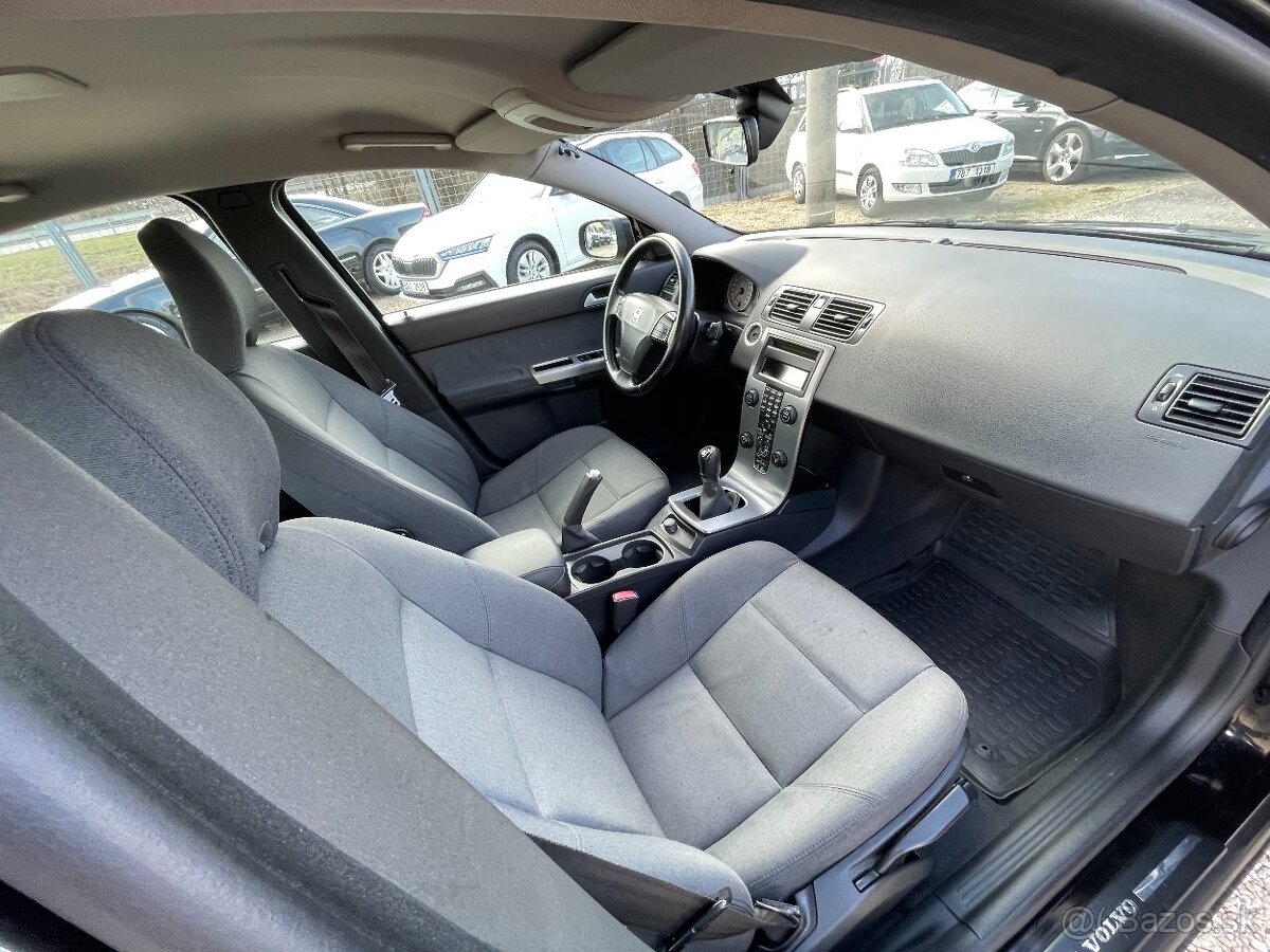 Volvo S40, 1.6D 80kwVYHŘEV.SEDNOVÁ STK - 18