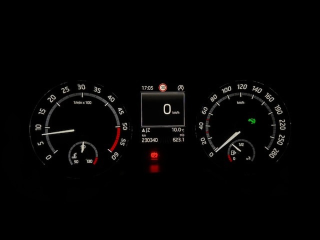 Škoda Octavia Combi 2.0 TDI DPF RS DSG - 18