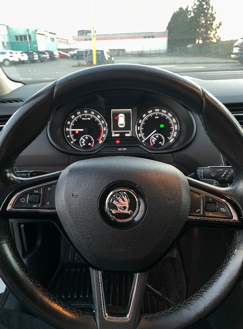 Škoda Octavia combi 2.0 tdi LK DSG - 18
