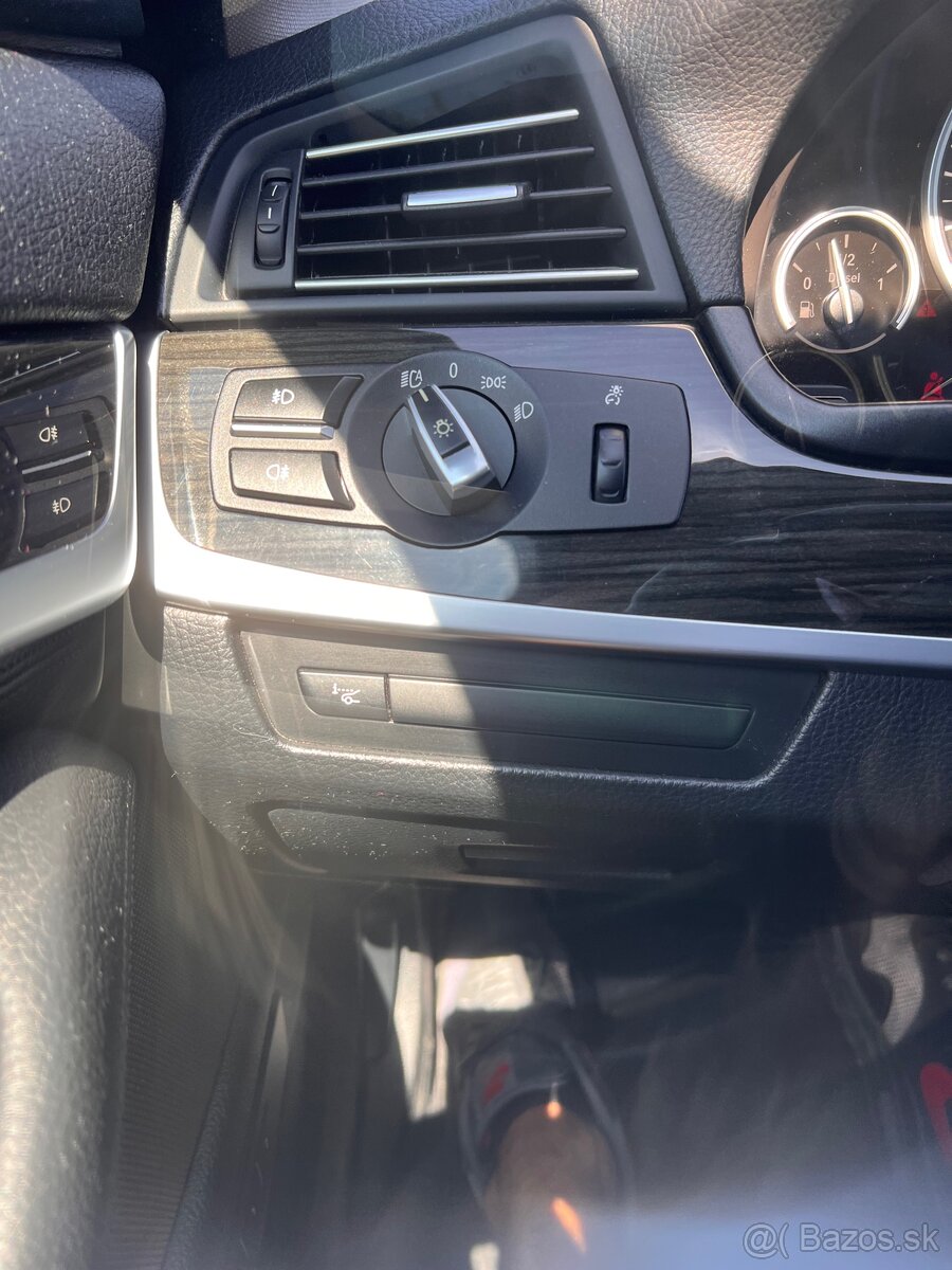 Predám BMW f11 530xd - 18