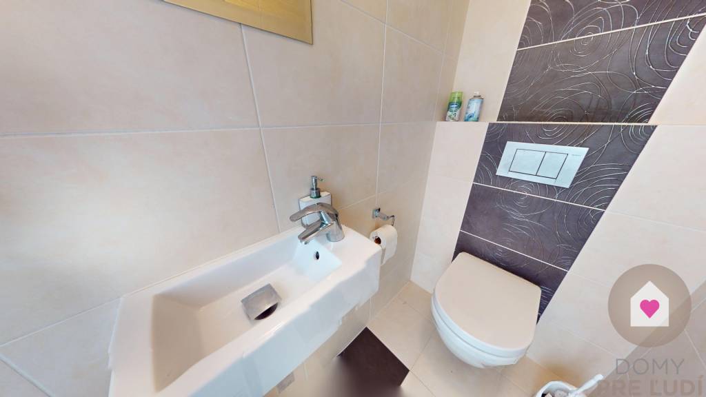 Krásny zariadený 3 izb. byt v centre mesta s parkovaním, BA - 18