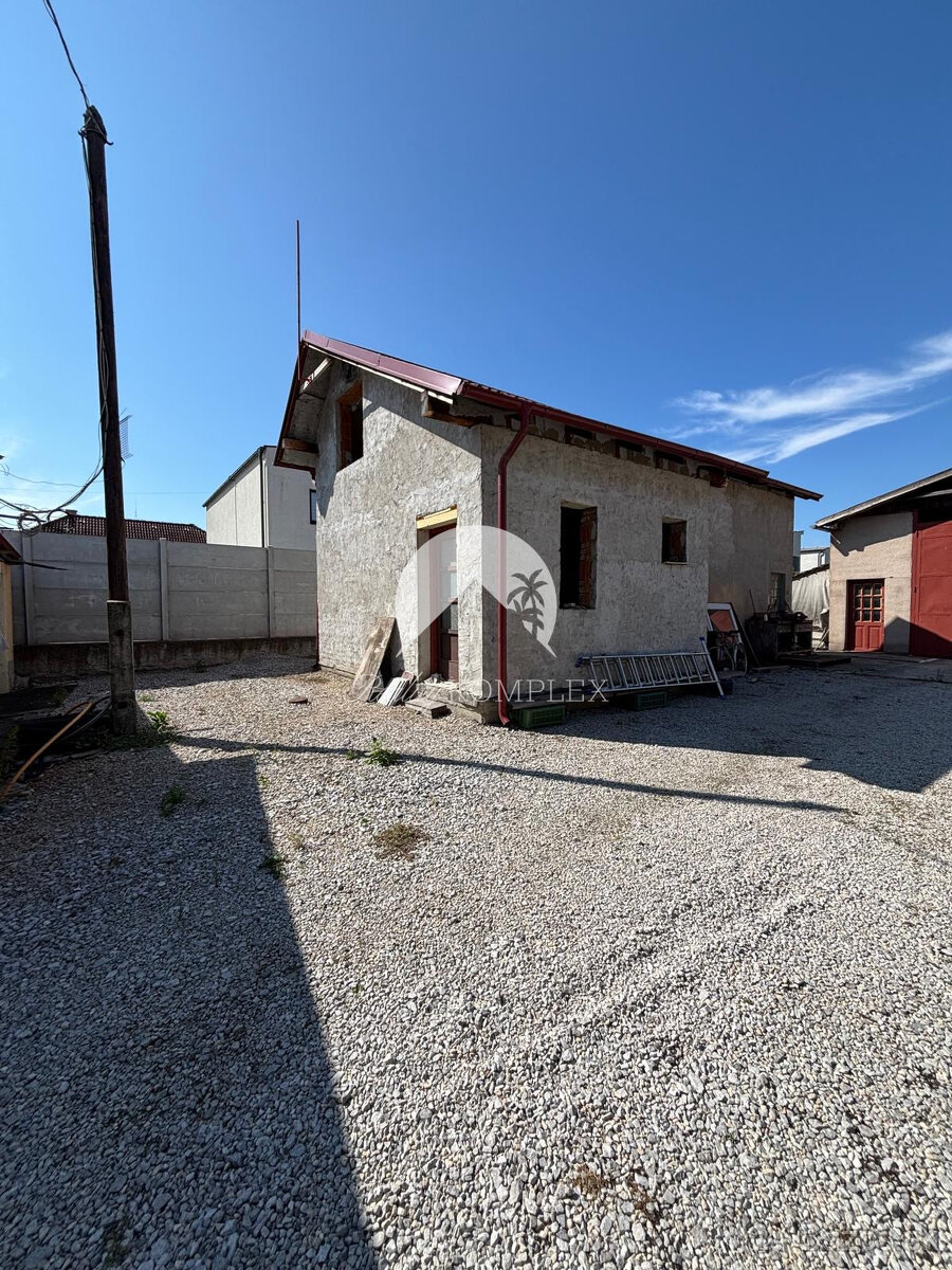 Reality KOMPLEX s.r.o. Vám ponúka na predaj priestranný rodi - 18