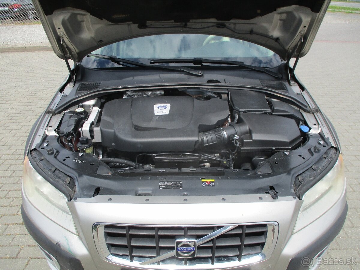 VOLVO XC70 D5 151kw AWD Momentum Kinetic 07/2010 - 18