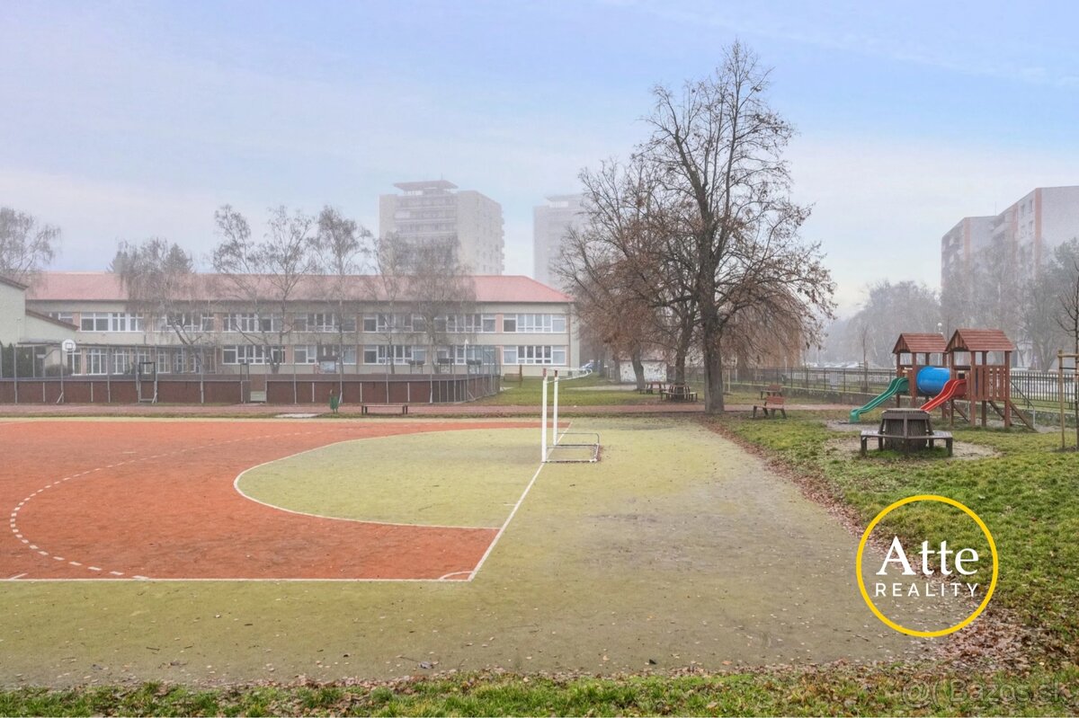 Na predaj: Útulný 3-izbový byt s loggiou, Poľná ulica - 18