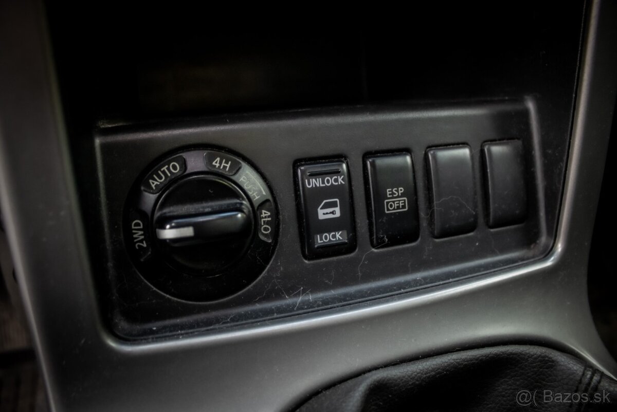 Nissan Pathfinder 2.5 dCi – 128 kW - 18