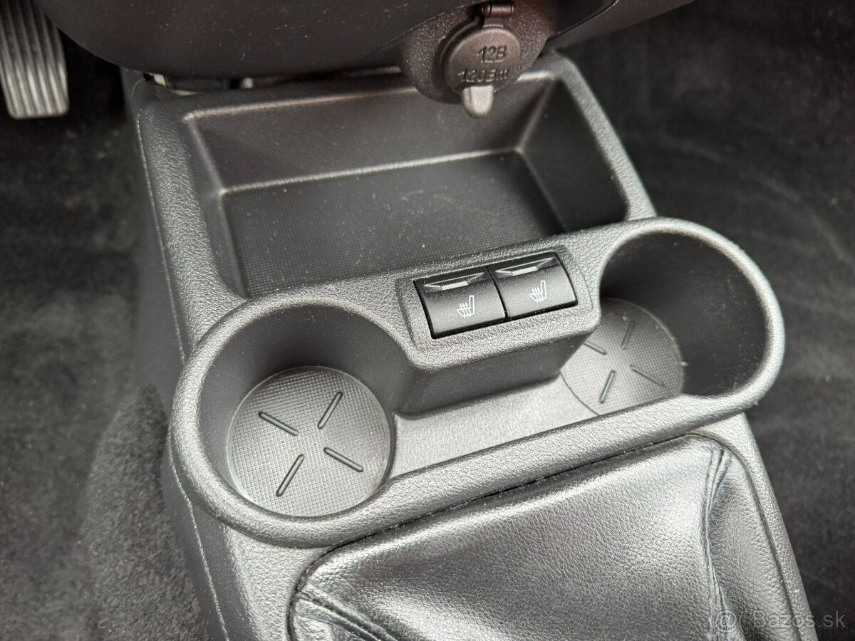 Lada Kalina Cross 1.6 benzin 2018 45.000km 1.majitel - 18