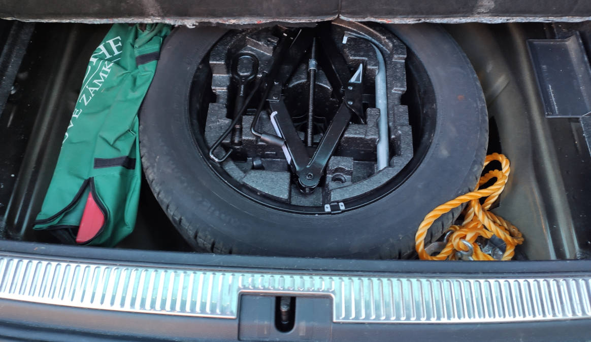 Škoda Superb combi 4x4 L&K + WEBASTO - 18