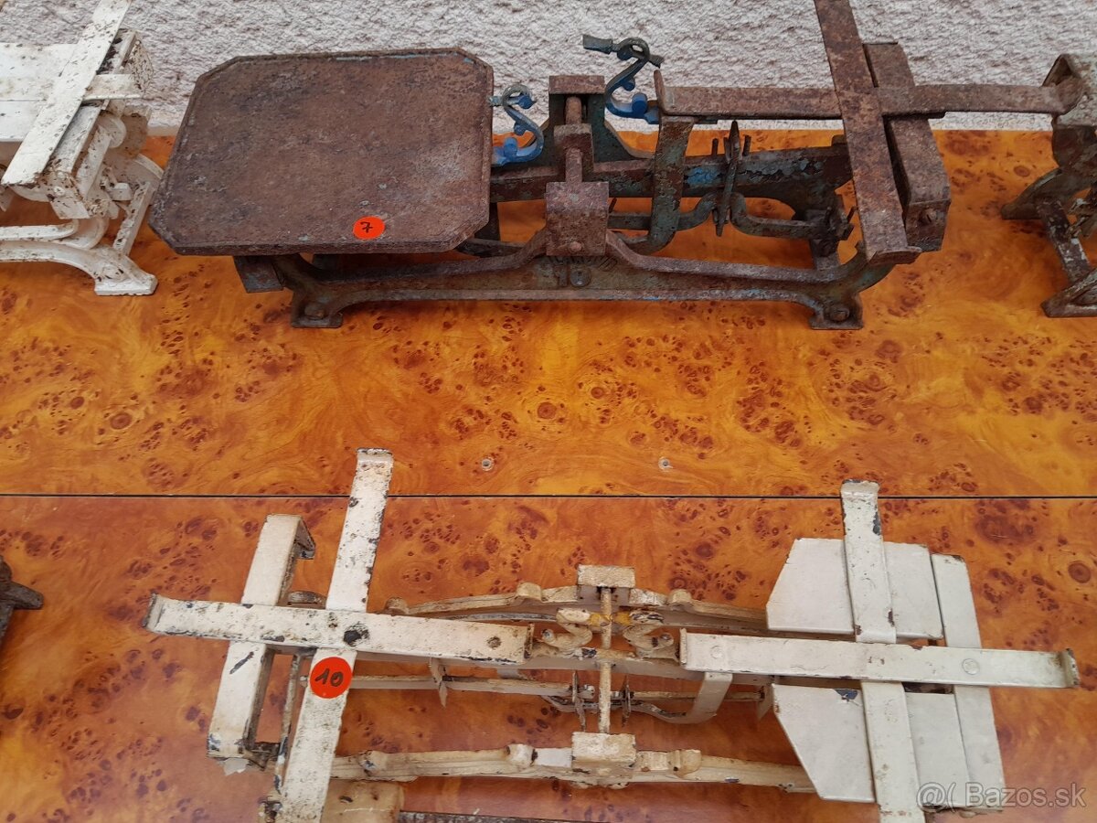 Liatinová váha. - 18