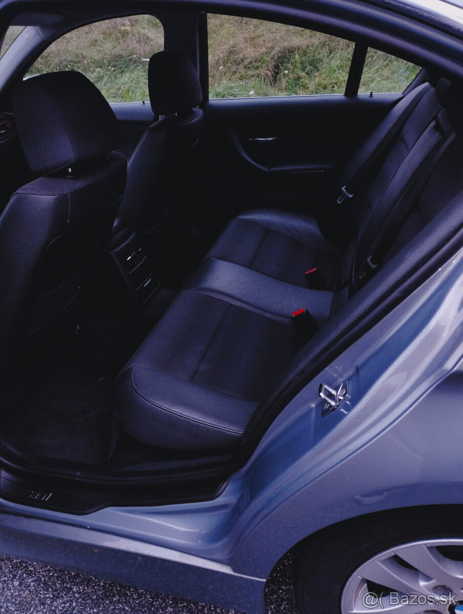 BMW E90 325i 6A/T xDrive (2008) - 18