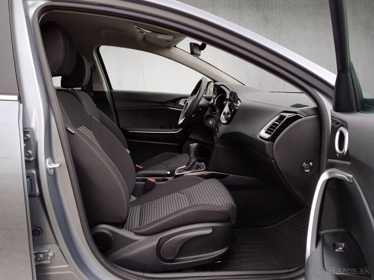 Kia Ceed SW 1.5 T-GDi M6 GOLD - 18