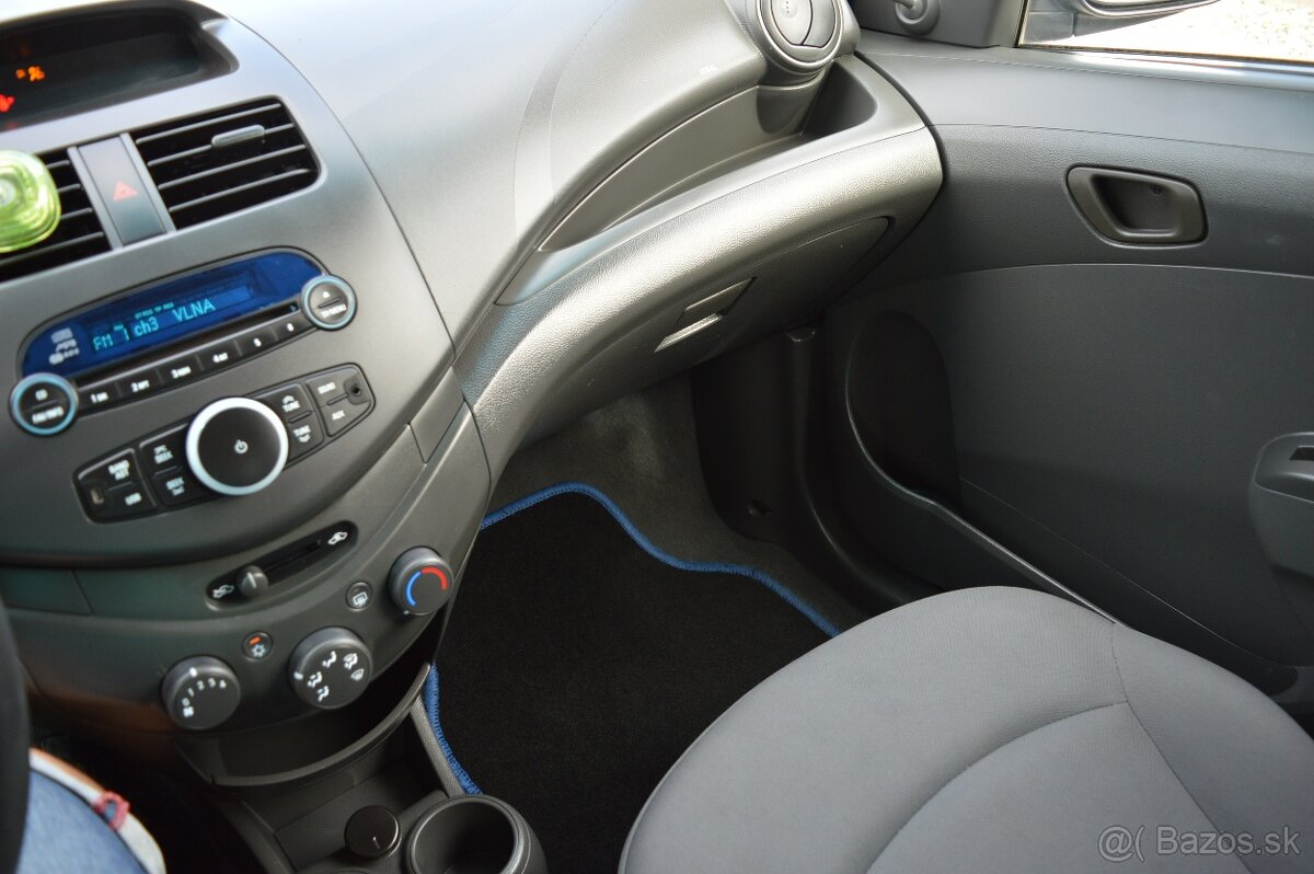 SPARK 1,0 16V 50kW M5 benzín rok 2011 - 18