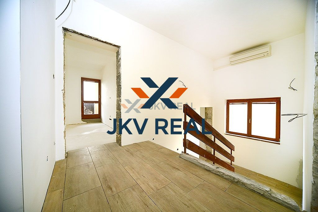 4 izbový rodinný dom s garážou v tichej lokalite - 18