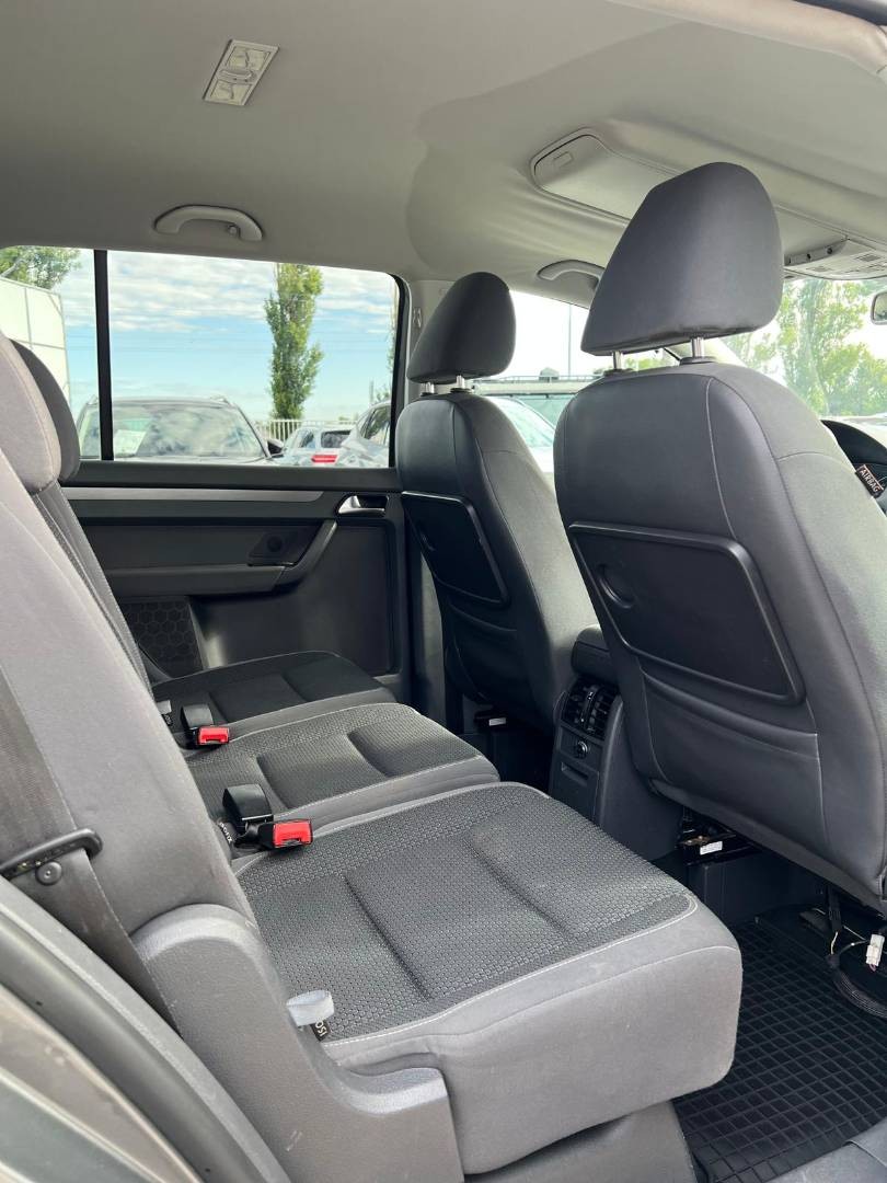 Volkswagen Touran 1.6 TDI BlueMotion Technology Comfortline - 18